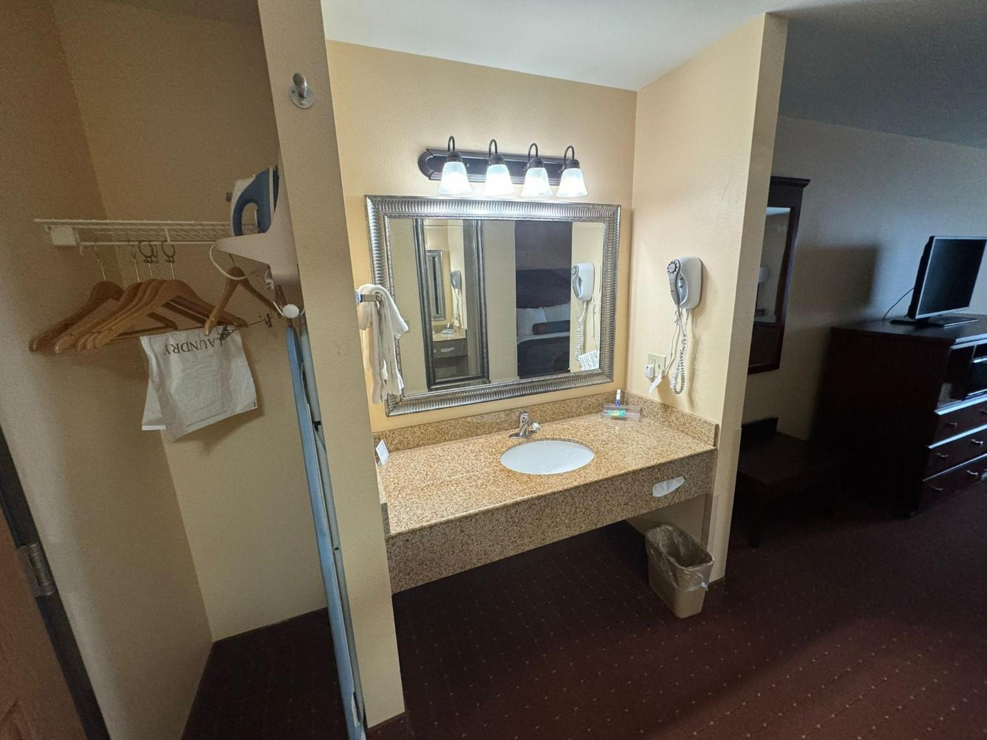 Americas Best Value Inn Saint Robert/Fort Leonard Wood Exterior foto